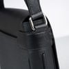 Túi đeo Louis Vuitton Roman PM Messenger Black Taiga size 26