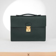 Cặp tài liệu Louis Vuitton Neo Robusto Pine Green Taiga (Xanh Thông) Size 40