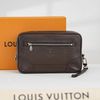 Clutch Louis Vuitton Pochette Pavel Noir Taiga (Nâu)