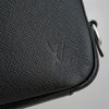 Clutch Louis Vuitton Pavel Noir Taiga