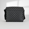 Túi đeo Louis Vuitton District Messenger Damier Graphite size PM 25 (Đen)