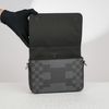 Túi đeo chéo Louis Vuitton Studio Messenger Onyx Damier size 23