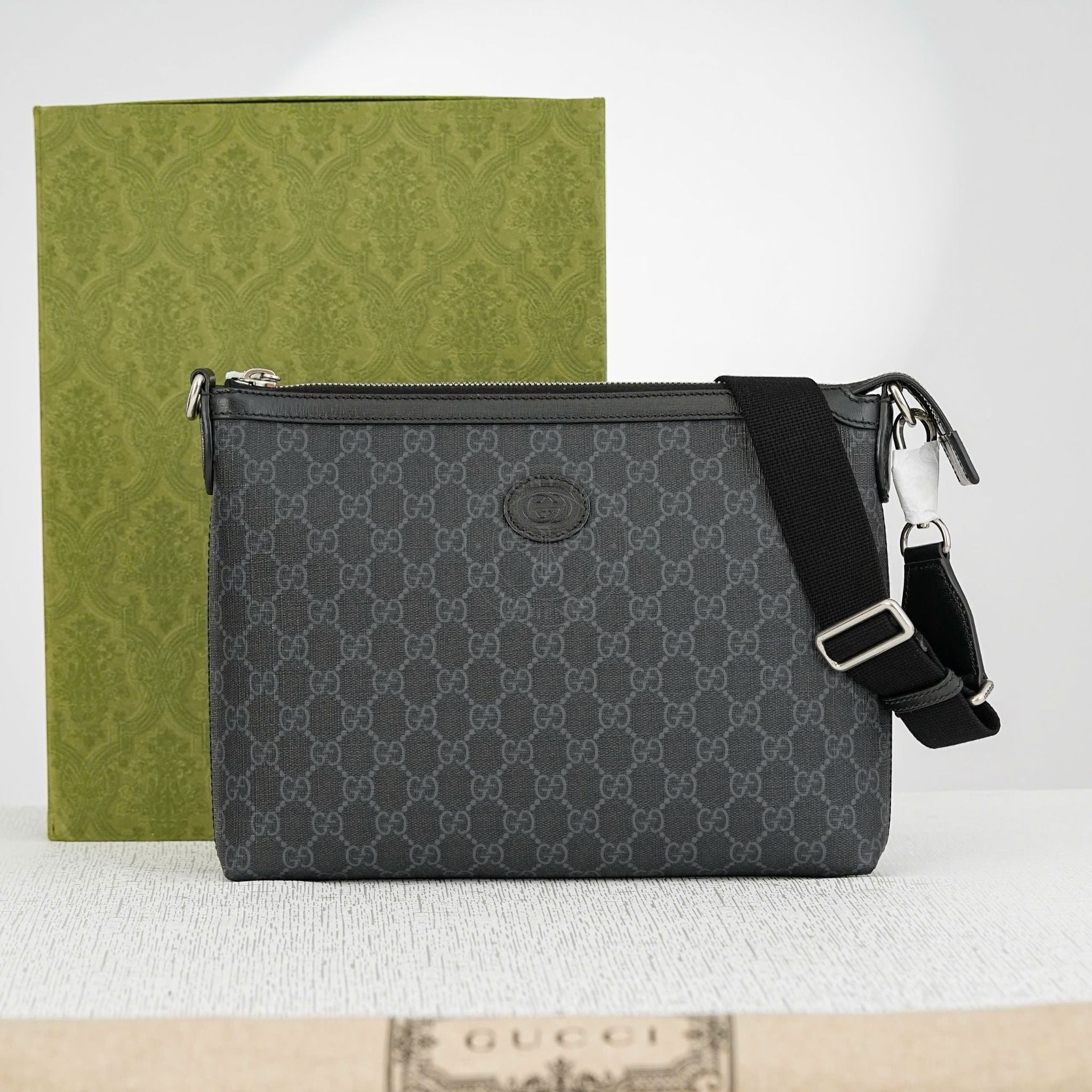 Túi đeo / clutch Gucci Neo “GG” Supreme Canvas