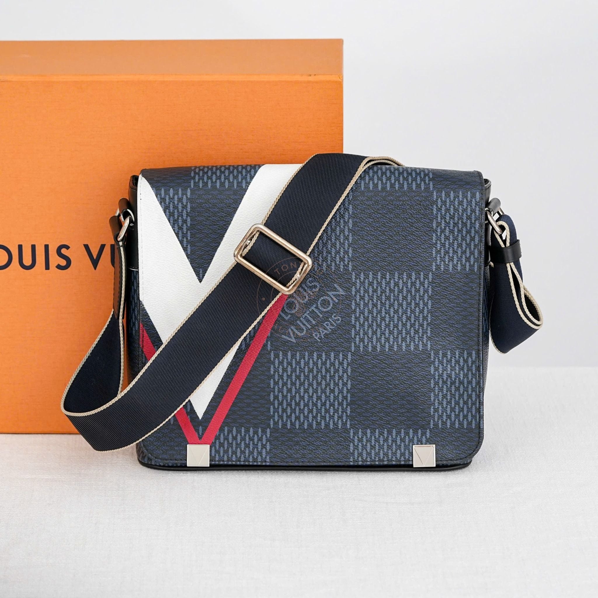 Túi đeo Louis Vuitton America’s Cup 2017 Giant Damier Cobalt size 25