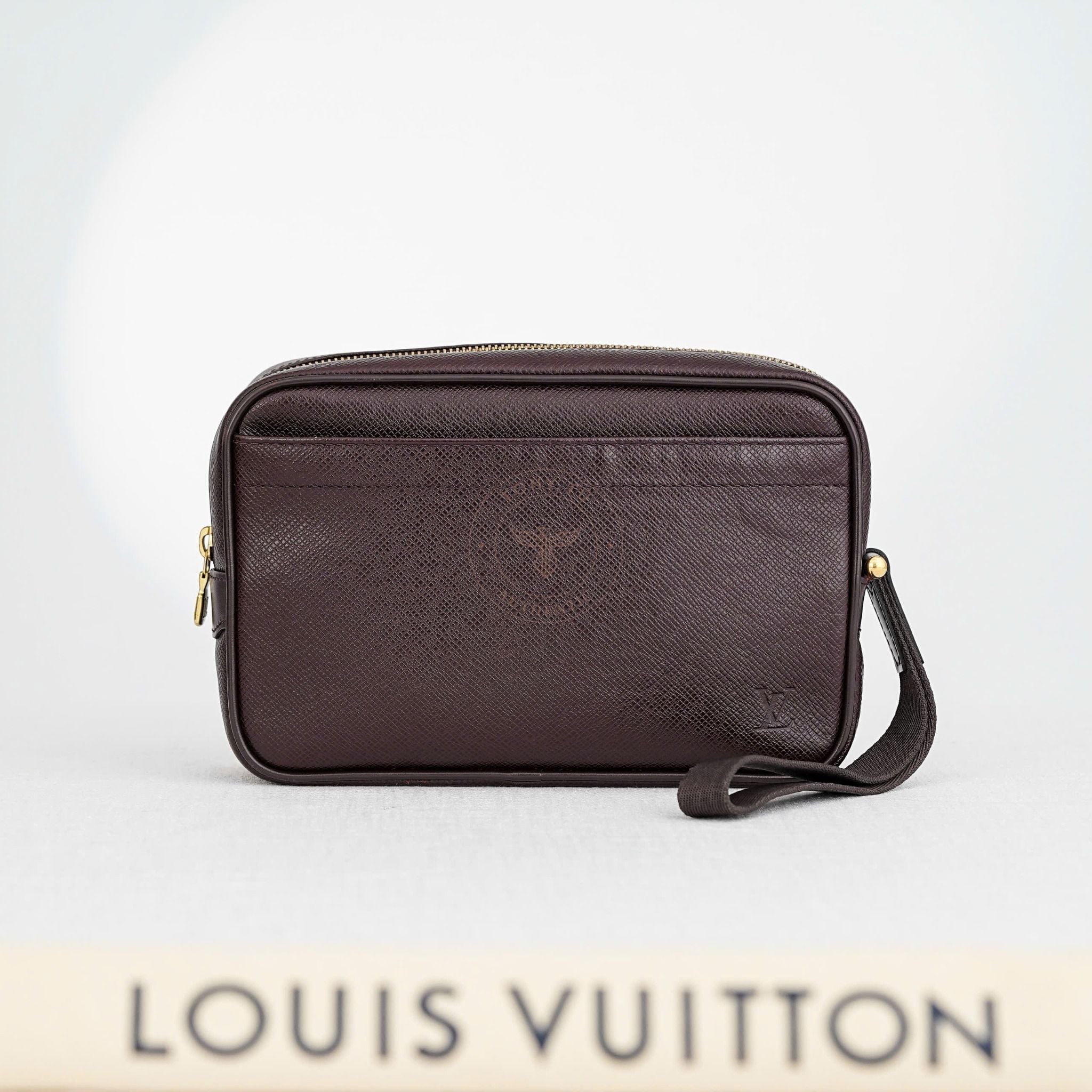 Clutch Louis Vuitton Kaluga Rouge Taiga