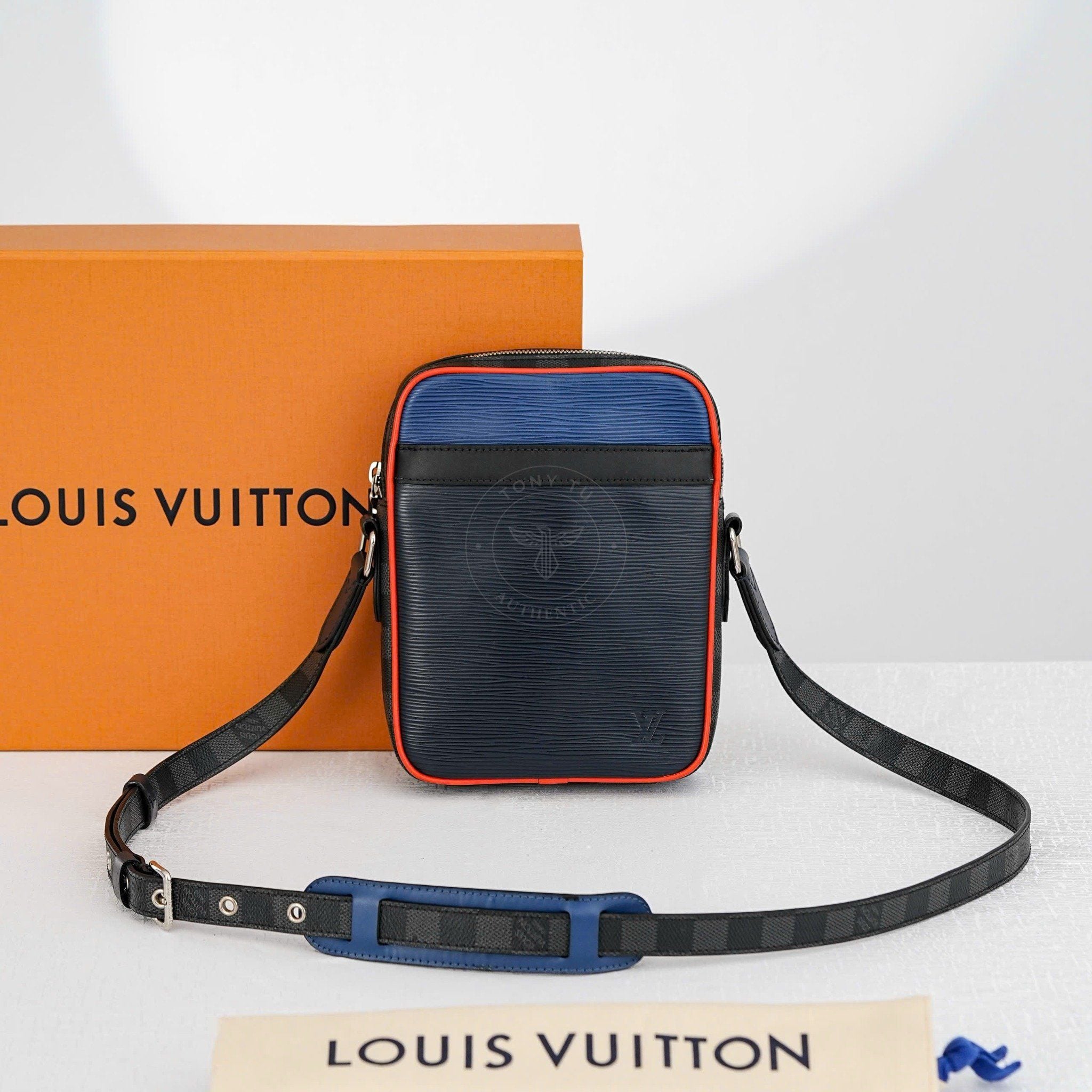 Túi đeo Louis Vuitton Danube Multiple PM size 21