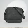 Túi đeo Louis Vuitton Roman PM Messenger Black Taiga size 26