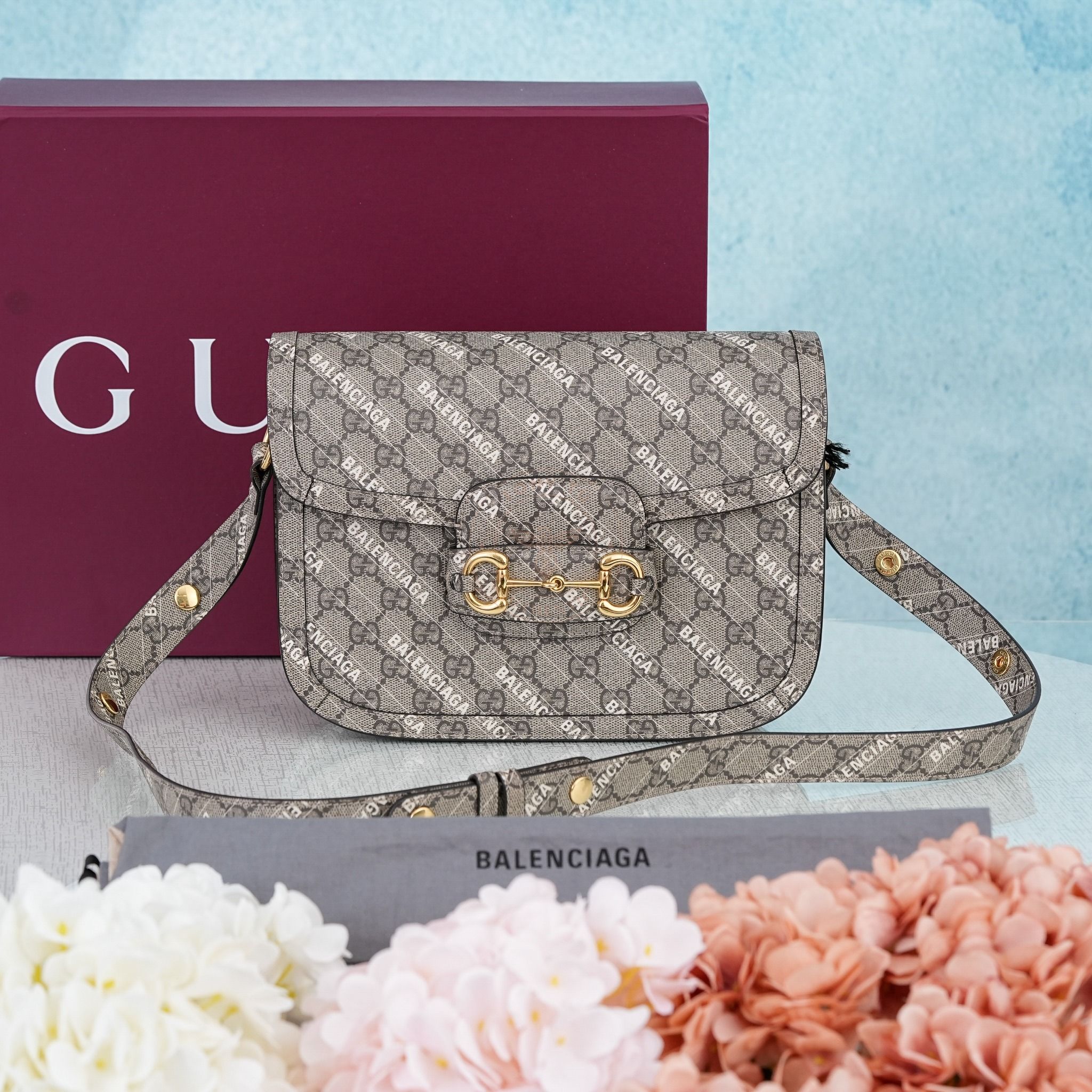 Túi đeo Gucci x Balenciaga Horsebit 