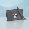 Túi đeo Louis Vuitton Epi Twist Chain Wallet Dark Denim size 19