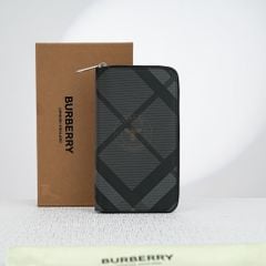 Ví dài Burberry Novacheck Zip Around Black