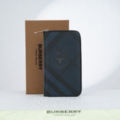 Ví dài Burberry Novacheck Zip Around Navy Blue