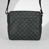 Túi đeo Louis Vuitton District PM Damier Graphite size 24