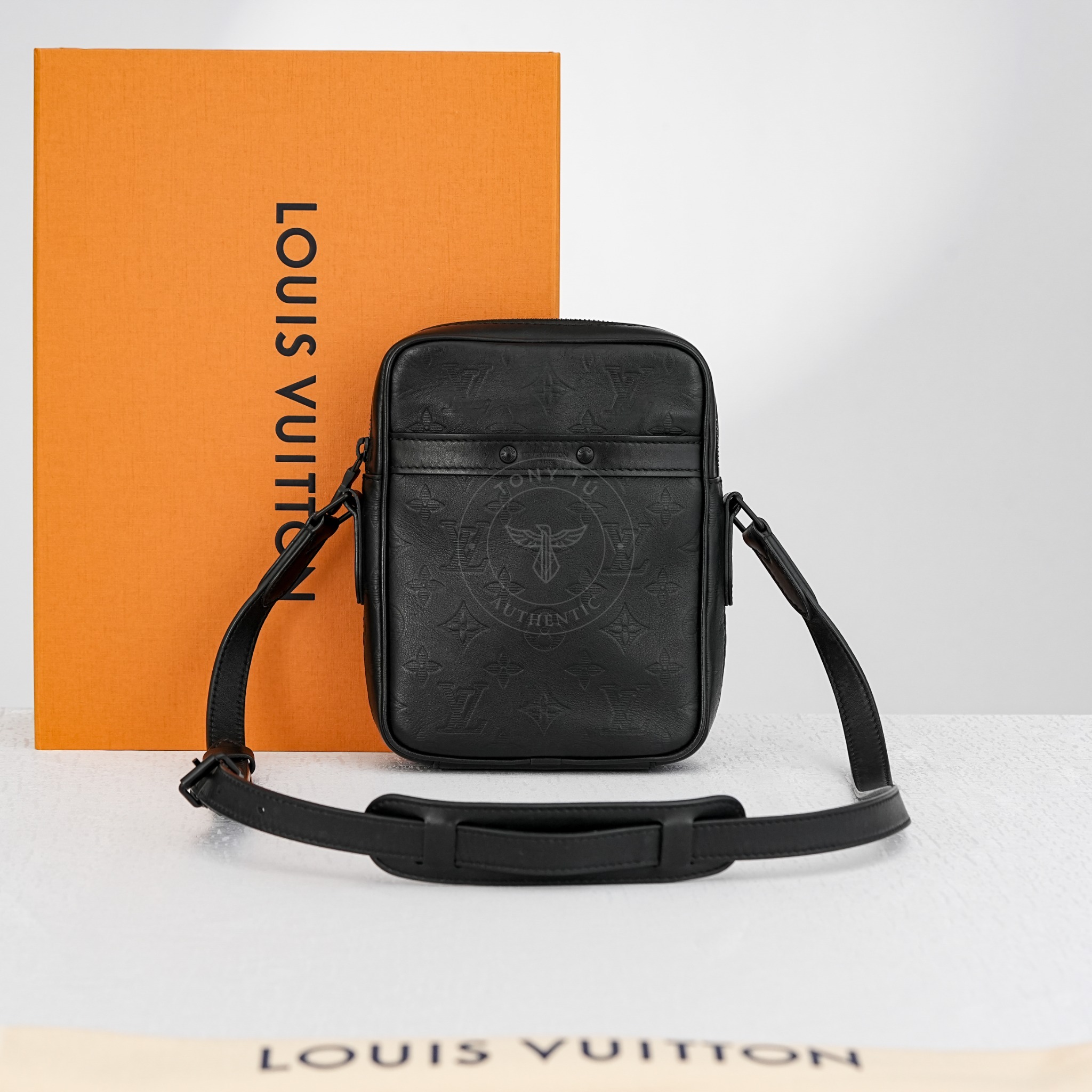Túi Louis Vuitton Danube Monogram Shadow Calfskin