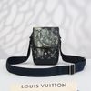 Túi đeo Louis Vuitton x The Chapman Brothers Savane Elephant size 21