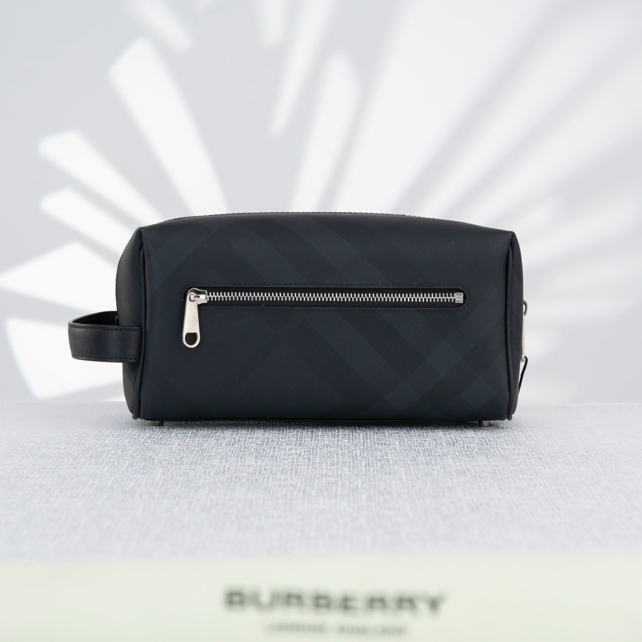 Clutch Burberry Smoke Nova Check Toilette