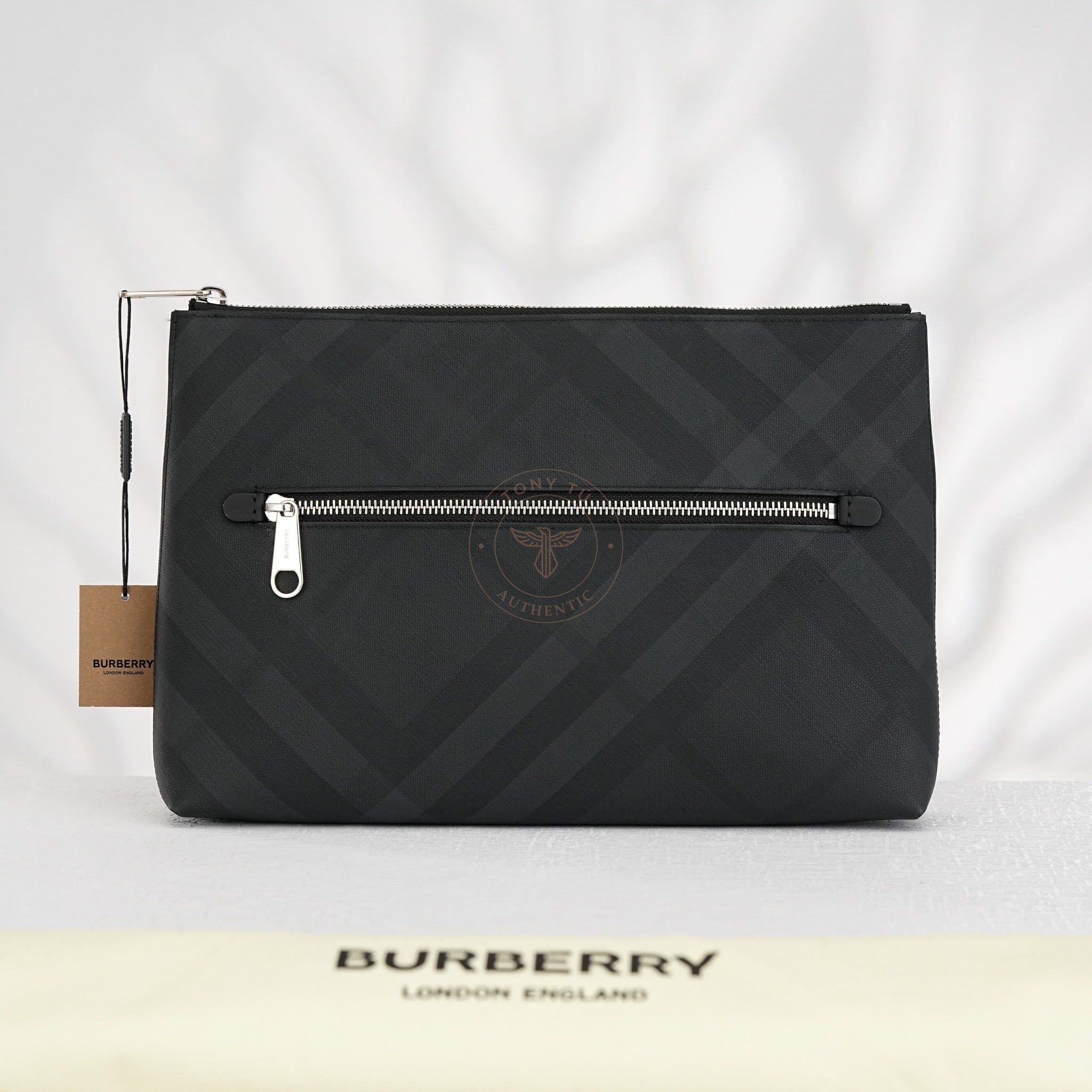 Clutch Burberry London Checkered Zip Black