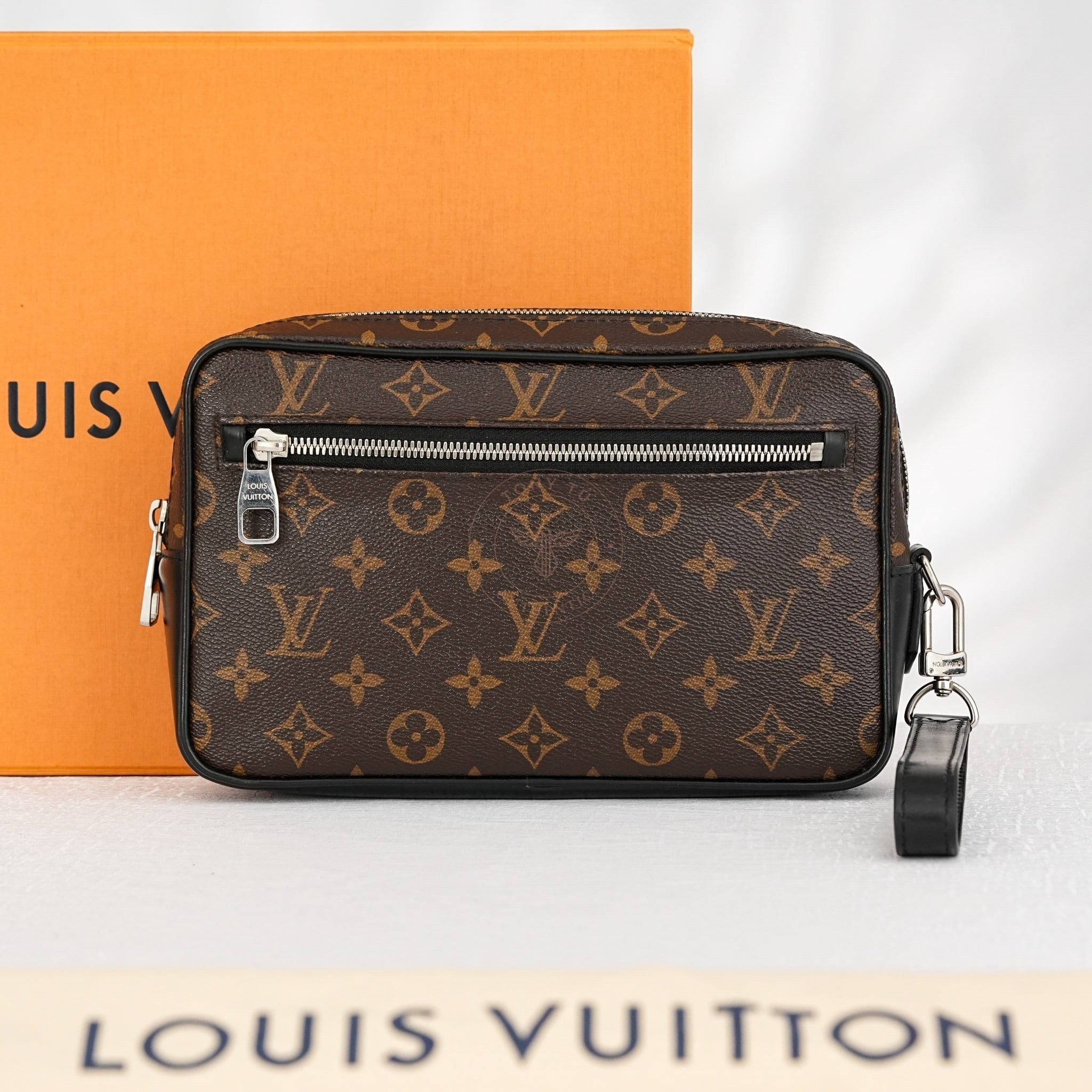 Clutch Louis Vuitton Kasai Monogram Size 24