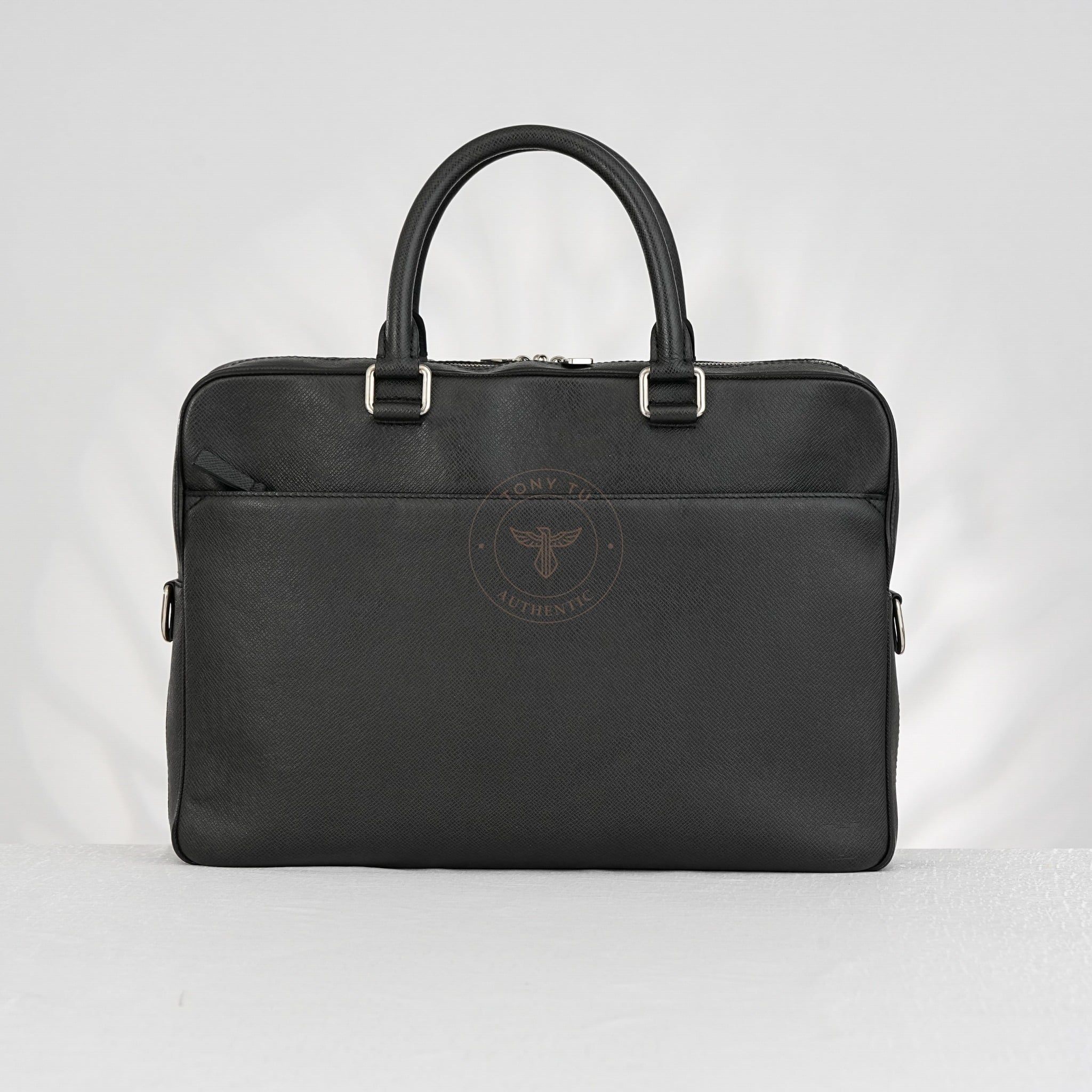 Túi tài liệu Louis Vuitton Taiga Ardoise Noir Taiga Size 38