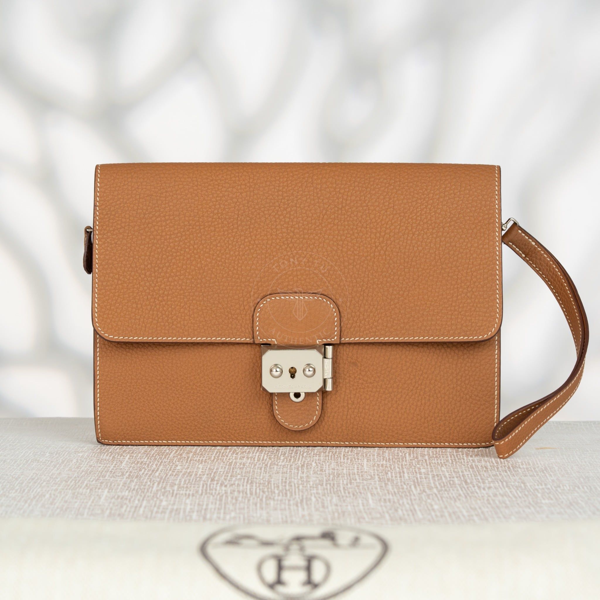 Clutch Hermès Sac à Dépêches Gold Brown Togo Size 24