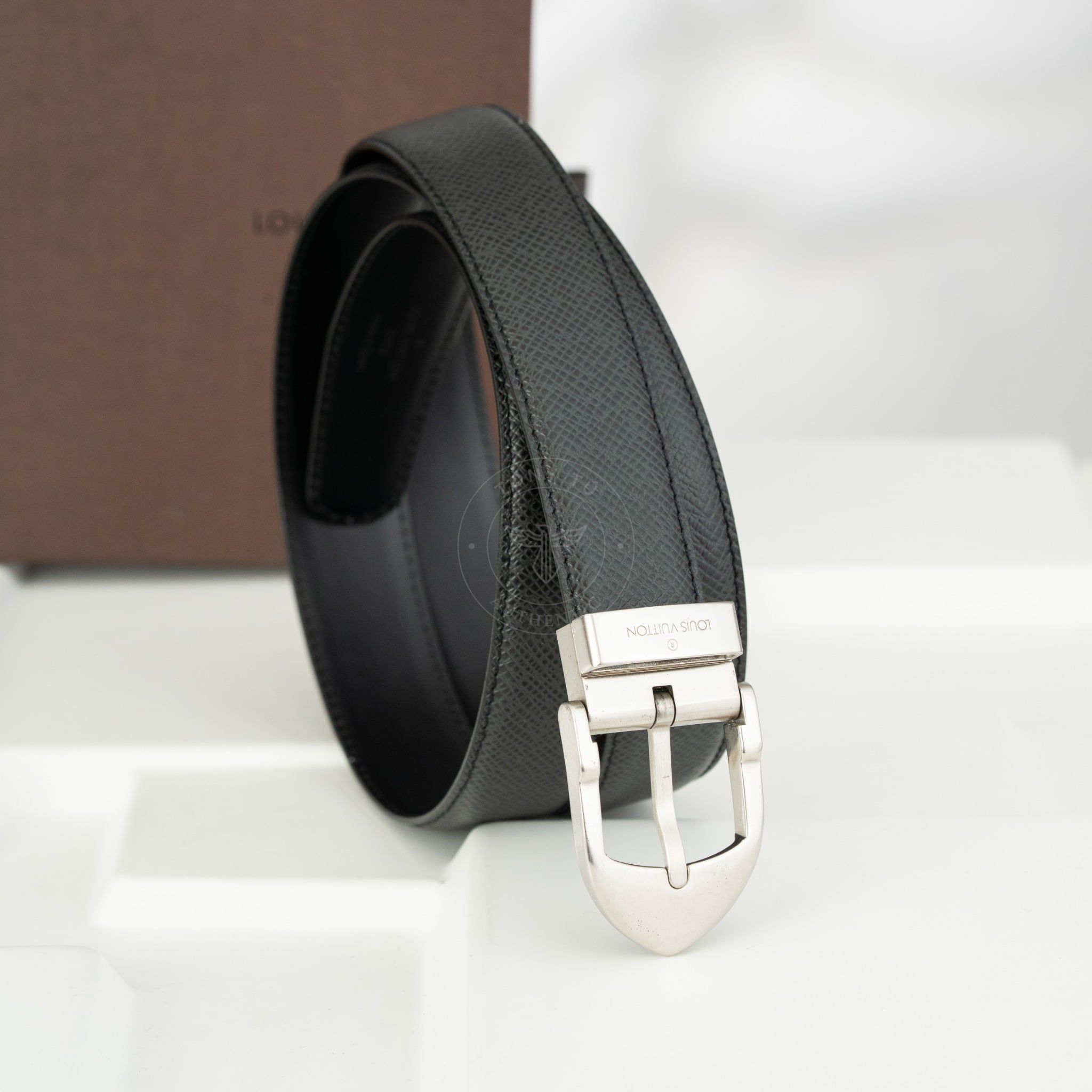 Thắt lưng Louis Vuitton Ceinture Noir Taiga (Đen) Size 100