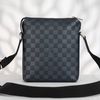 Túi Louis Vuitton Discovery Messenger Onyx Navy Infini Size 24