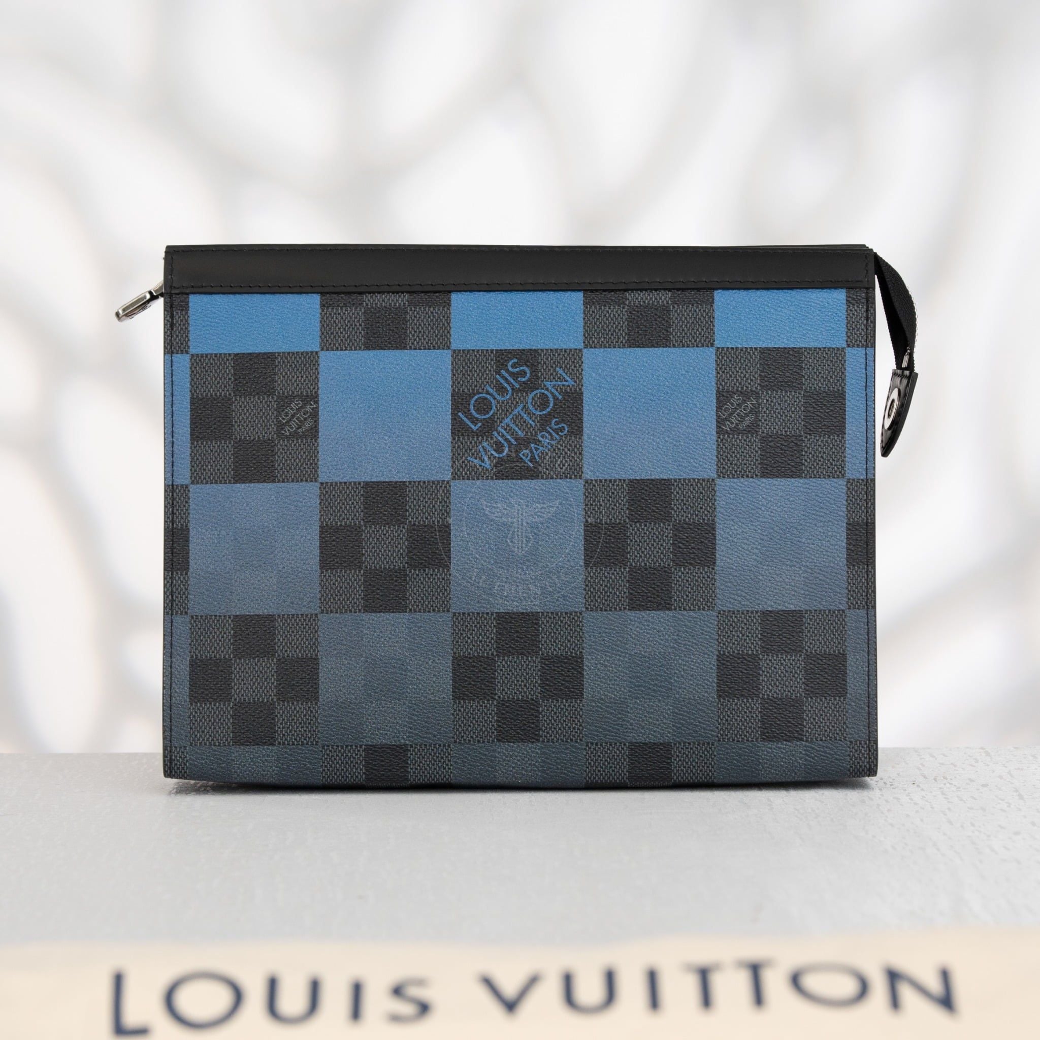 Clutch Louis Vuitton Pochette Voyage MM Ombre Giant Damier size 27