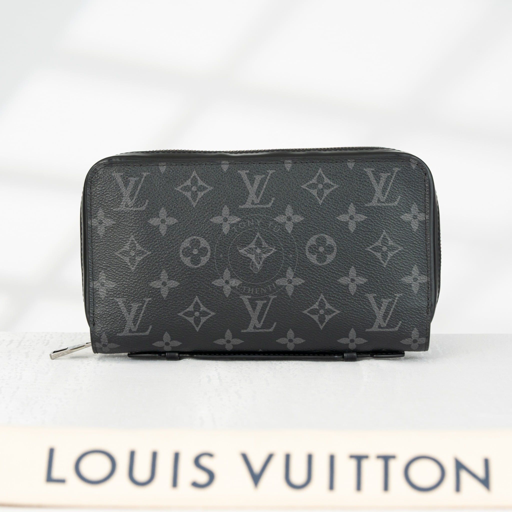 Clutch Louis Vuitton Monogram Eclipse Zippy XL size 21