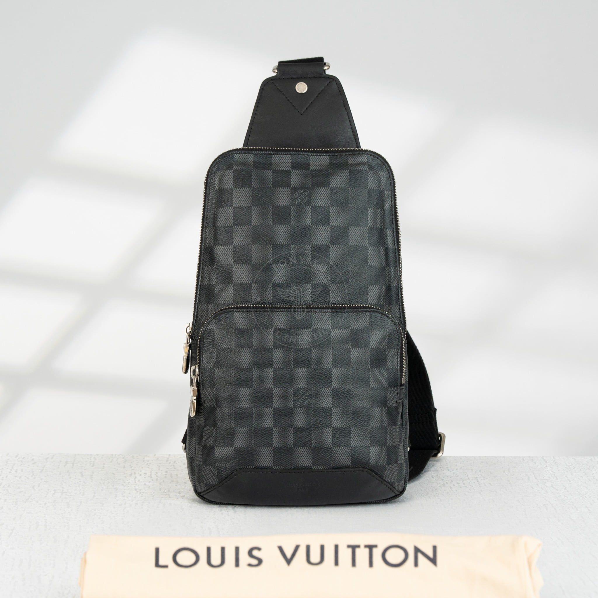 Túi đeo Louis Vuitton Avenue Sling Bag Damier Graphite