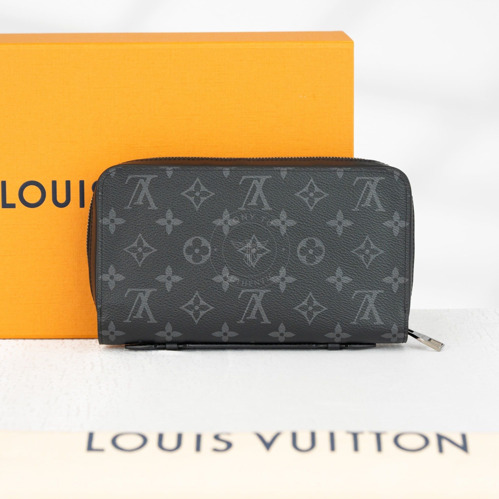 Clutch Louis Vuitton Monogram Eclipse Zippy XL size 21