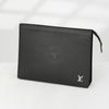 Clutch Louis Vuitton Voyage MM Noir Taiga (New SS)