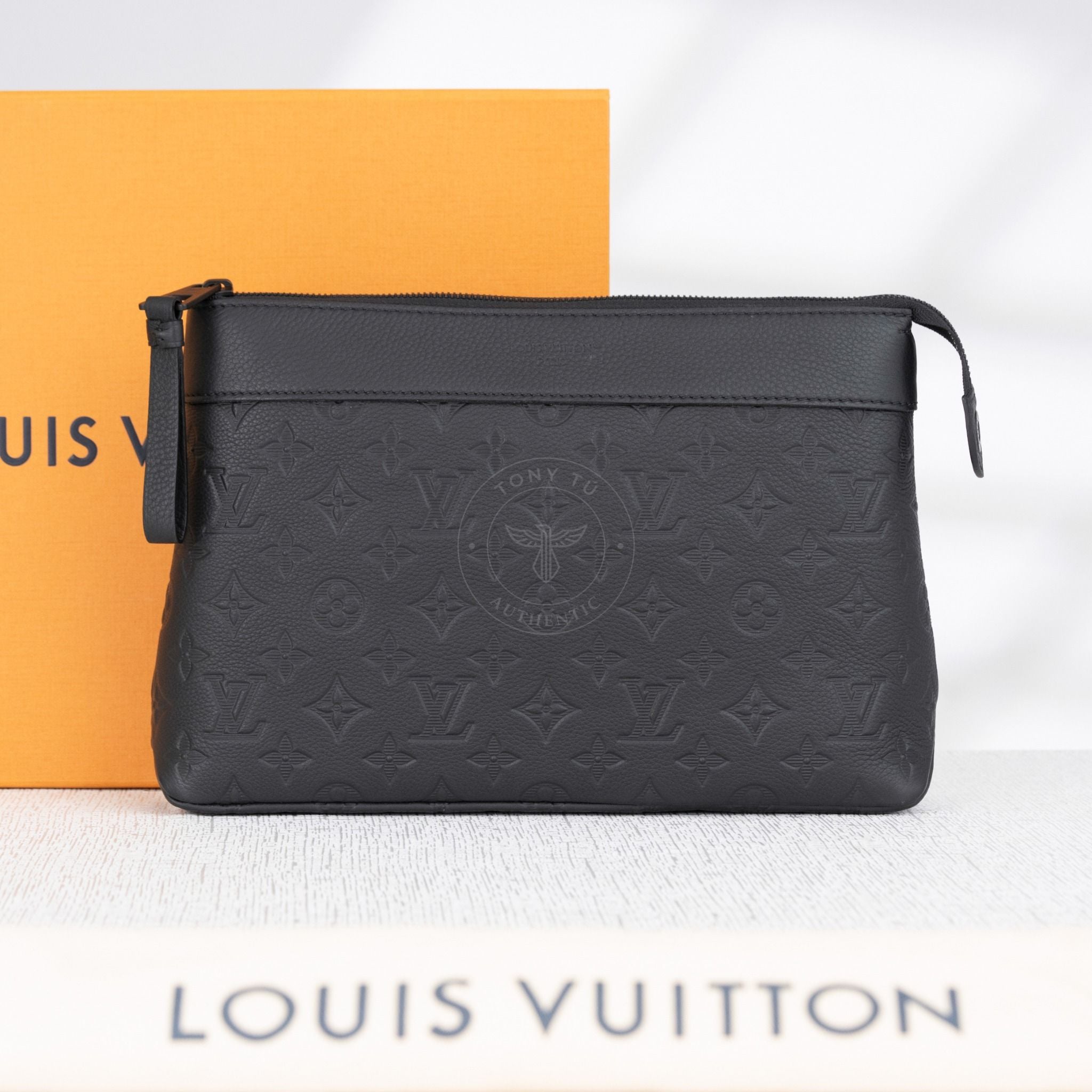 Clutch Louis Vuitton Souple Voyage Monogram Shadow
