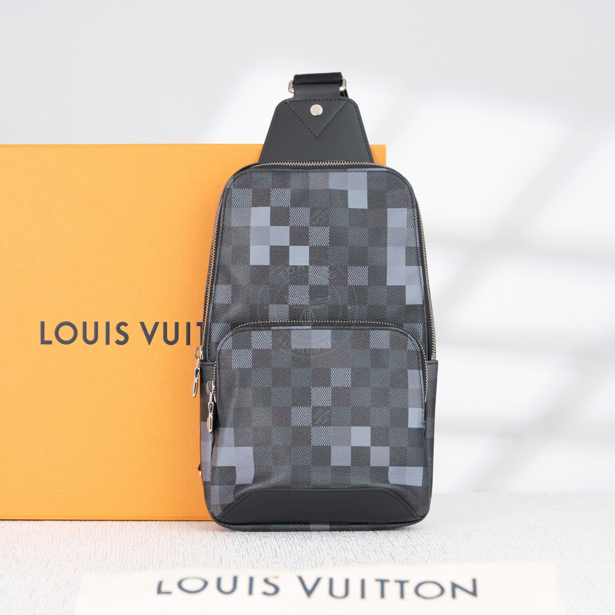 Túi đeo Louis Vuitton Avenue Sling Bag Damier Graphite Pixel