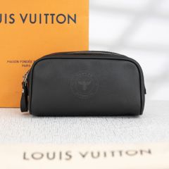 Clutch Louis Vuitton Dopp Kit Noir Taiga size 20