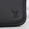 Túi đeo Louis Vuitton Avenue Slingbag Noir Taiga Size 31 (New SS, Code chip)