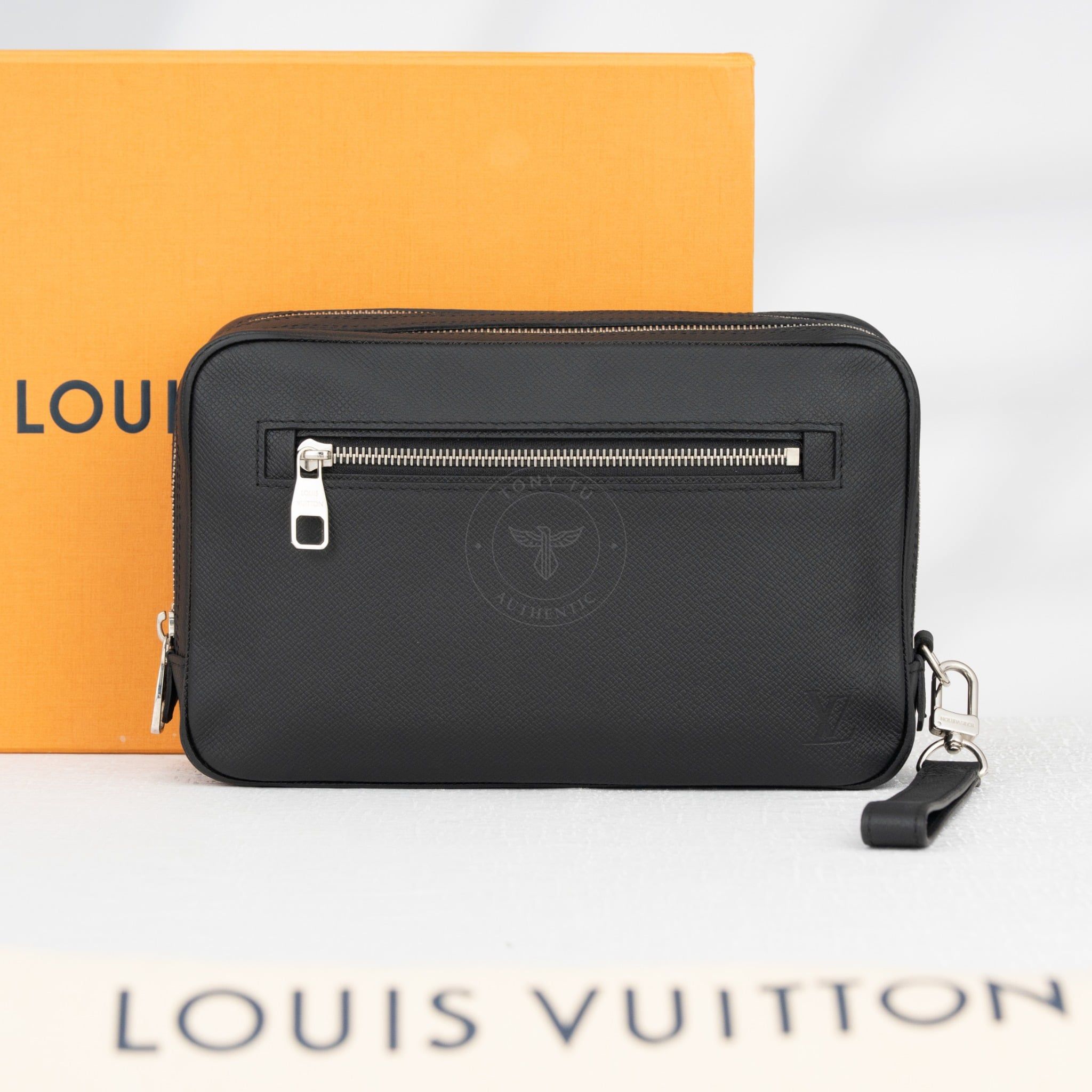 Clutch Louis Vuitton Pavel Noir Taiga