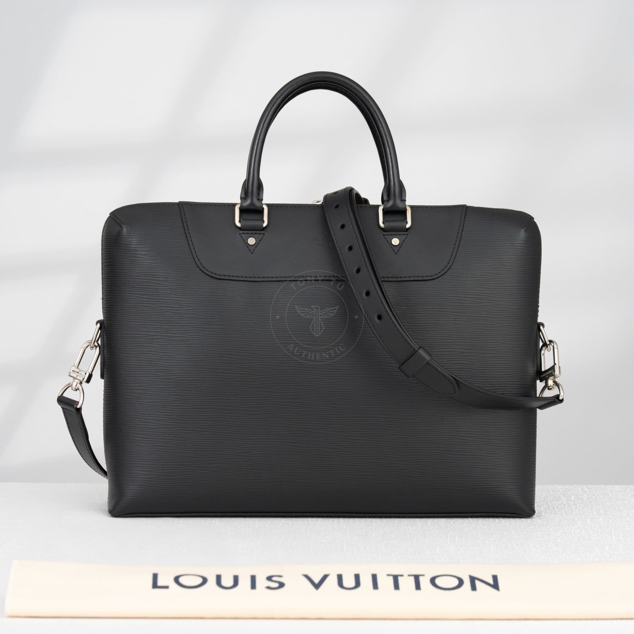 Cặp tài liệu Louis Vuitton Jour Noir Epi size 37 (Đen)