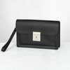 Clutch Louis Vuitton Belaia Noir Taiga
