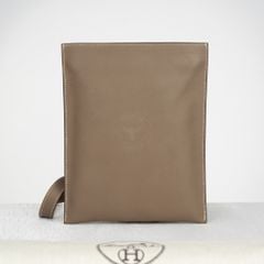 Túi /Pouch Hermes Pochenplus Etoupe Swift (Nâu Xám)(Unisex) size 23