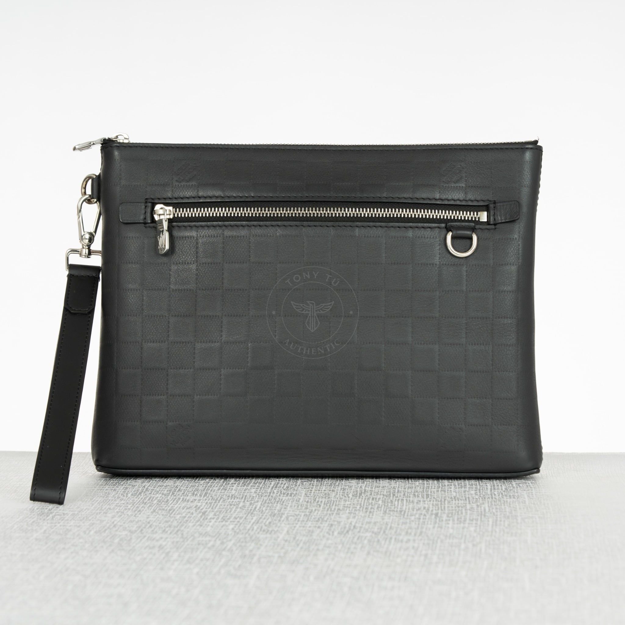 Clutch Louis Vuitton Takeoff Infini Pouch size 28 (Code Chip)