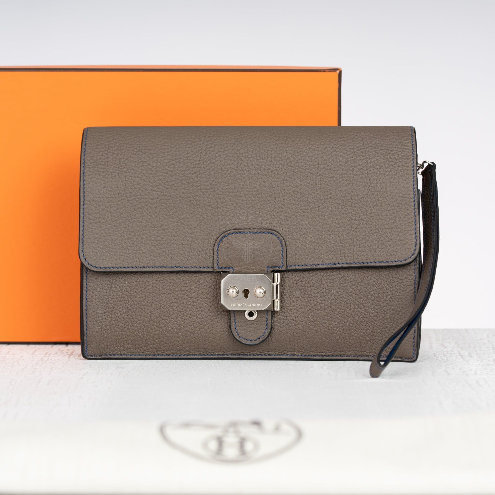 Clutch Hermès Sac à Dépêches Taupe Togo size 24