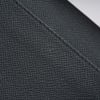 Clutch Louis Vuitton Belaia Noir Taiga size 25