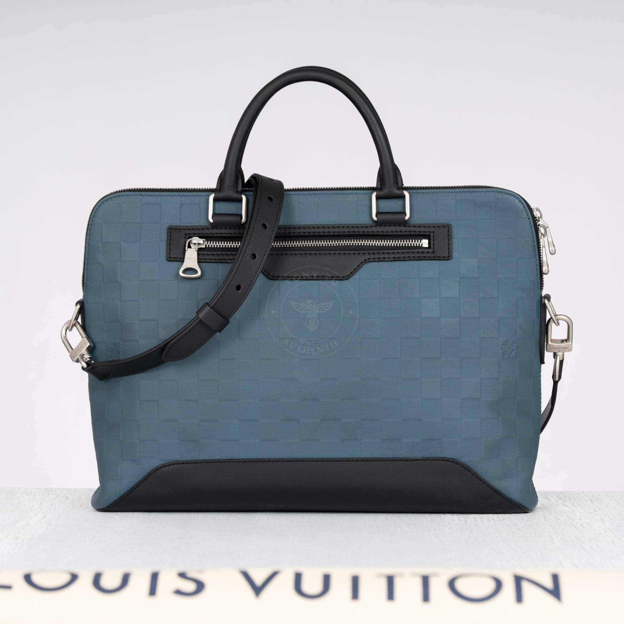 Cặp tài liệu Louis Vuitton Avenue Soft Blue Damier Infini Size 38