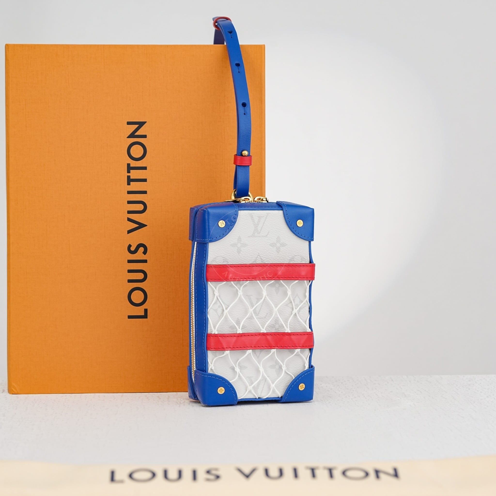 Túi đeo Louis Vuitton x NBA Monogram Soft Trunk Phone Box (Limited) size 19