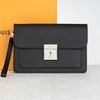 Clutch Louis Vuitton Belaia Noir Taiga size 25