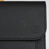 Clutch Louis Vuitton Belaia Noir Taiga size 25