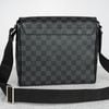 Túi đeo Louis Vuitton District Messenger Damier Graphite PM Size 25