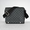 Túi đeo Louis Vuitton District Messenger Damier Graphite PM Size 25