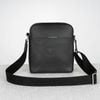 Túi đeo Louis Vuitton Pochette District Noir Taiga Size 23