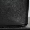 Túi đeo Louis Vuitton Pochette District Noir Taiga Size 23