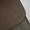 Clutch Louis Vuitton Belaia Brown Taiga size 24